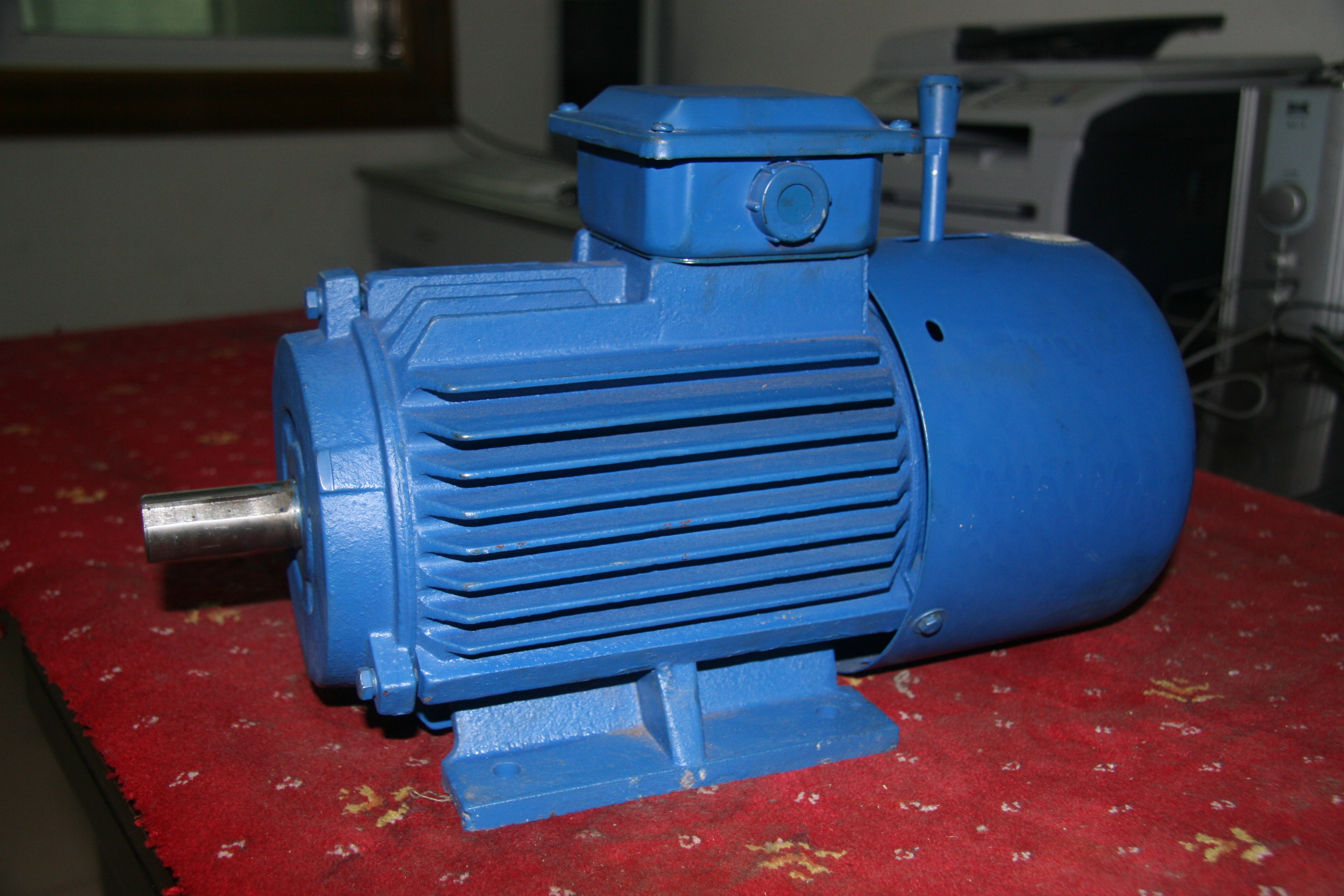 制动电机y2ej112m-4-4kw